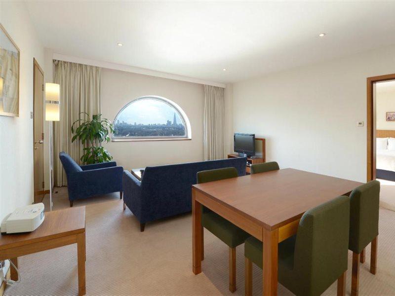 加那利滨江广场酒店 伦敦 外观 照片 A typical apartment