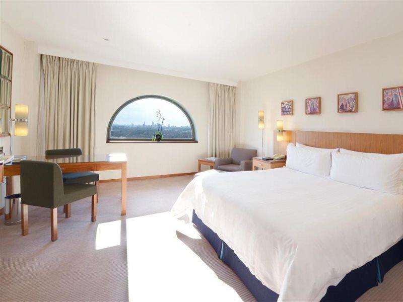 加那利滨江广场酒店 伦敦 外观 照片 A room at the hotel